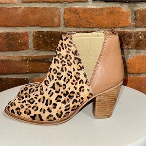 Charles David Animal Print Calf Hair And Leather Chelsea Boots Size 6.5